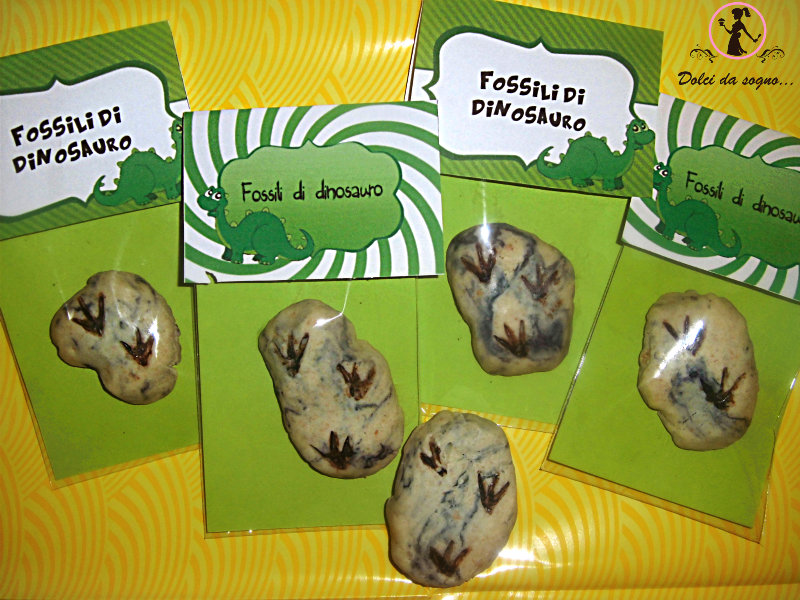 biscotti preistorici, finti biscotti roccia. Facilissimi da preparare, non occorre cottura, molto originali e sopratutto, molto buoni!
