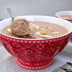 Torta di mele, nocciole e avena