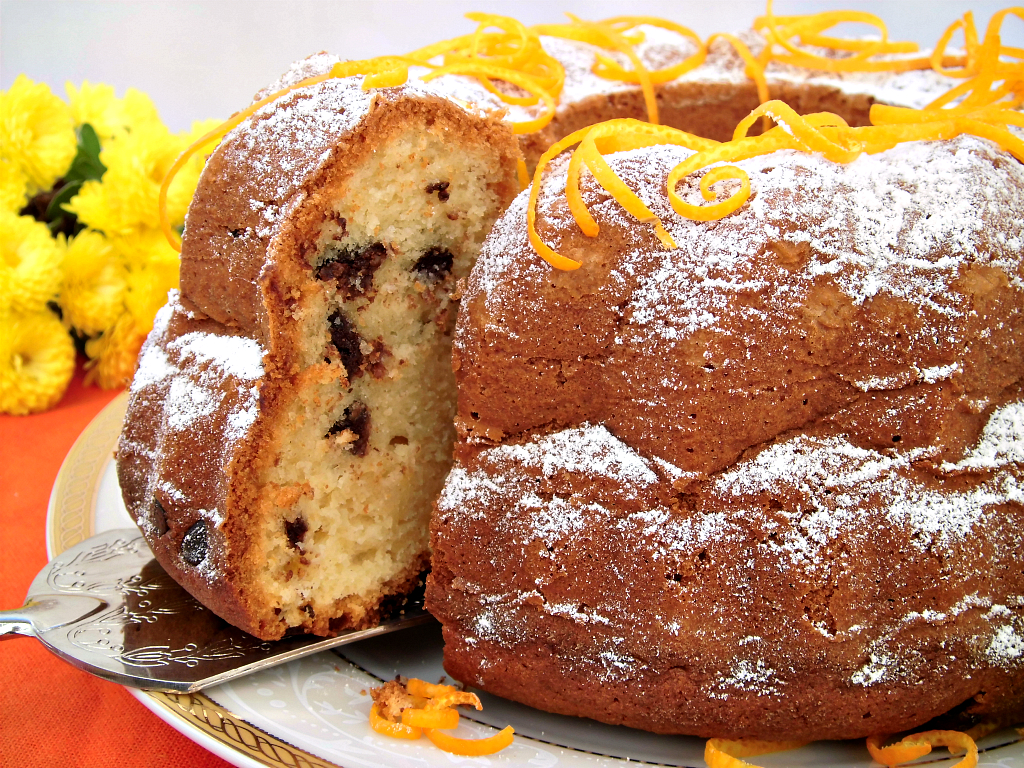 Ciambella all'arancia con gocce di cioccolato