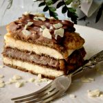 Treccia di pasta sfoglia e cioccolato