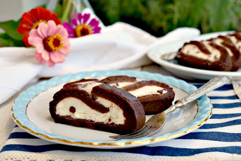 Rotolo al cioccolato senza cottura