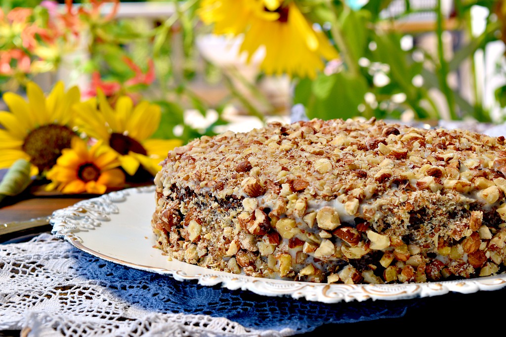Torta di banane zucchine e nocciole