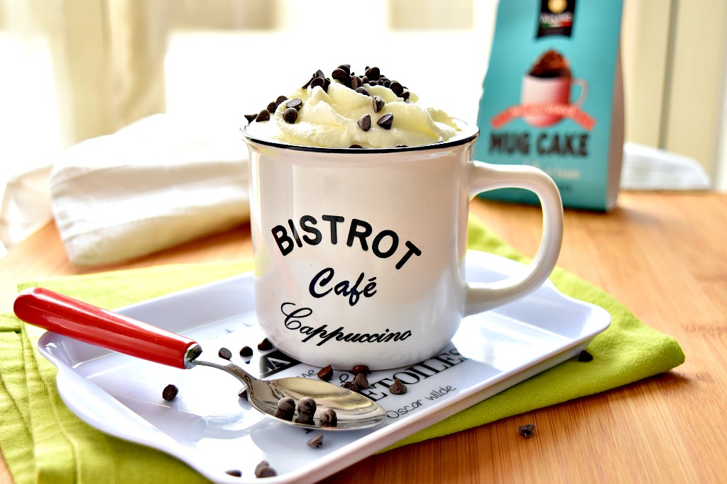 torta in tazza al cioccolato e cocco