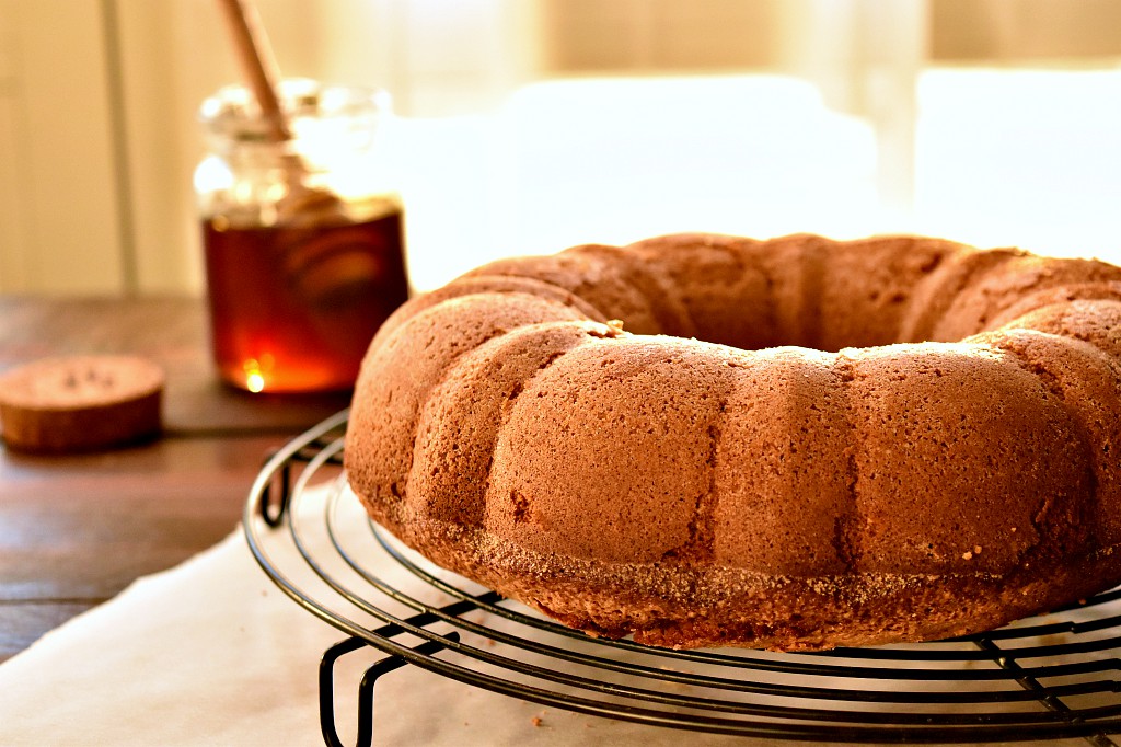 Ciambella di farro con miele di melata