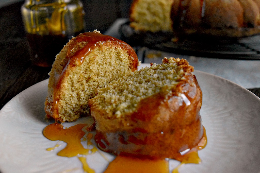 bundt cake di farro con miele di melata