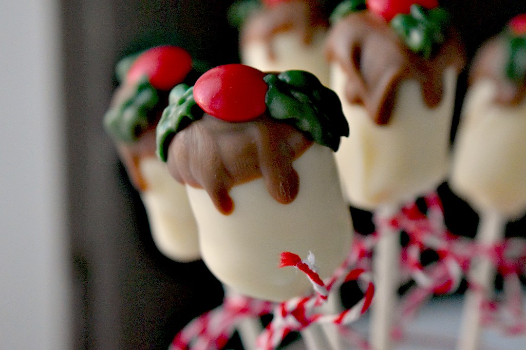 Christmas marshmallow pops