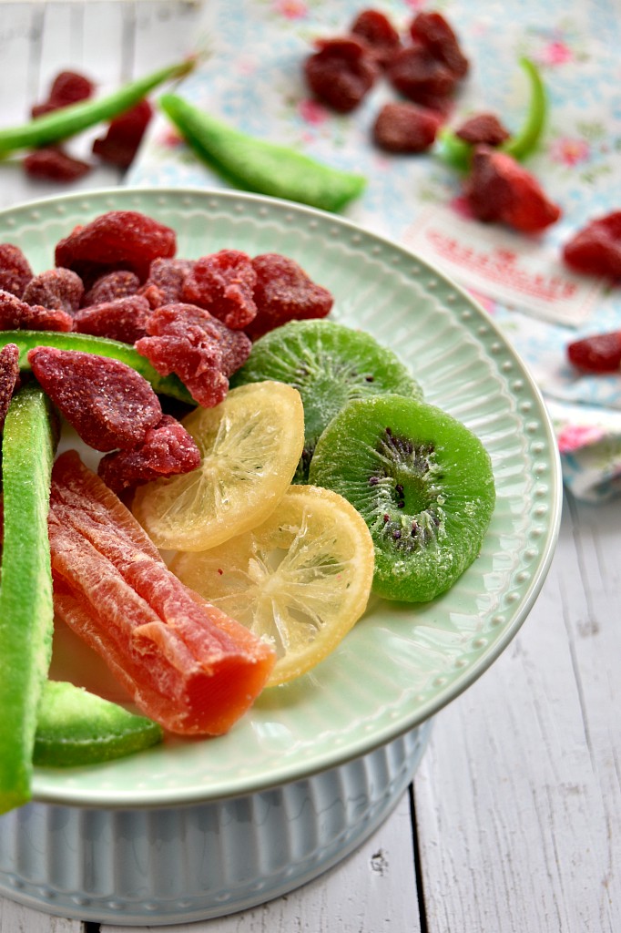 Tavoletta di cioccolato e frutta disidratata