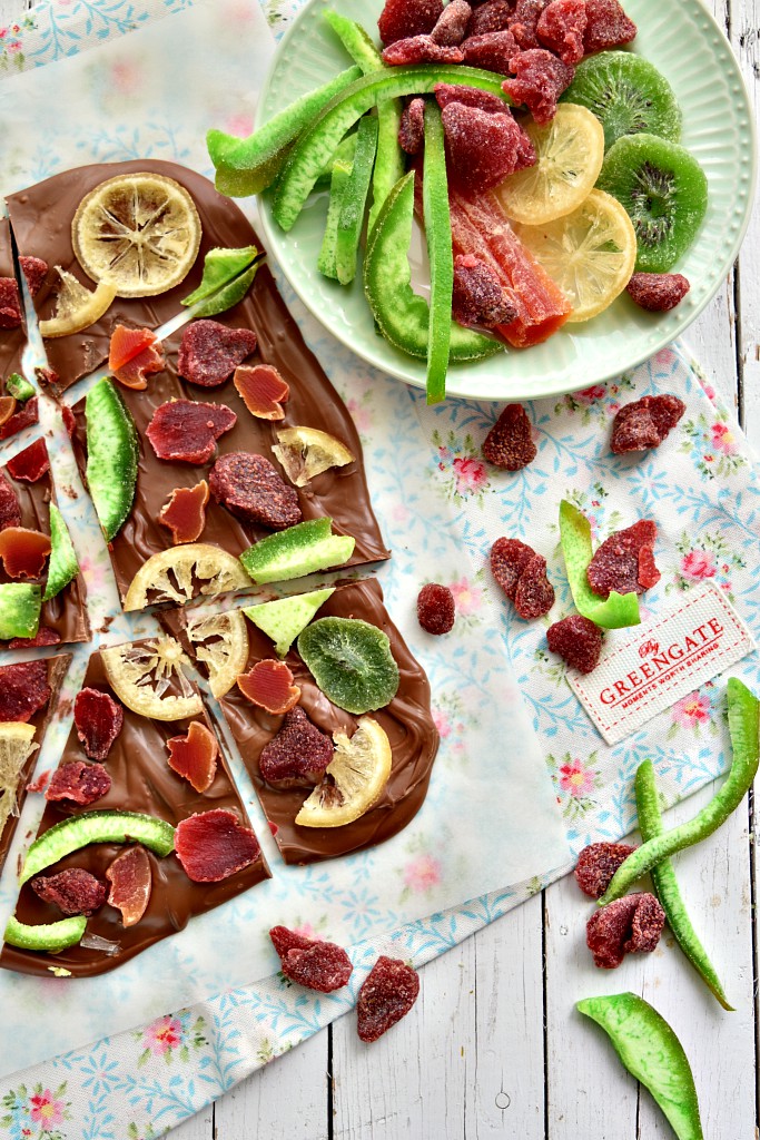 Tavoletta di cioccolato e frutta