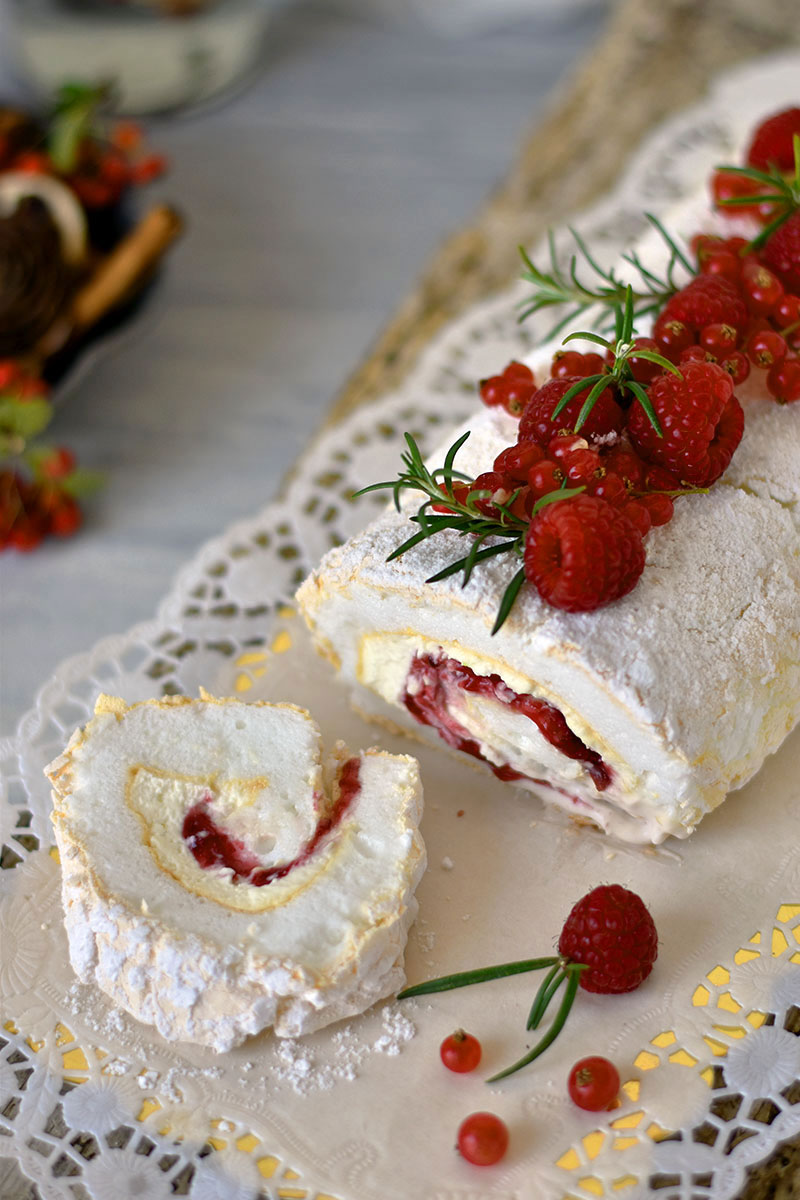 rotolo di pavlova con mascarpone e lamponi