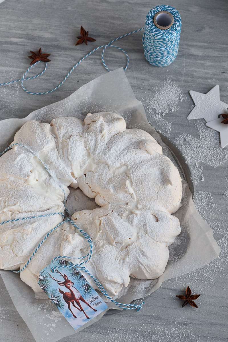 Christmas pavlova