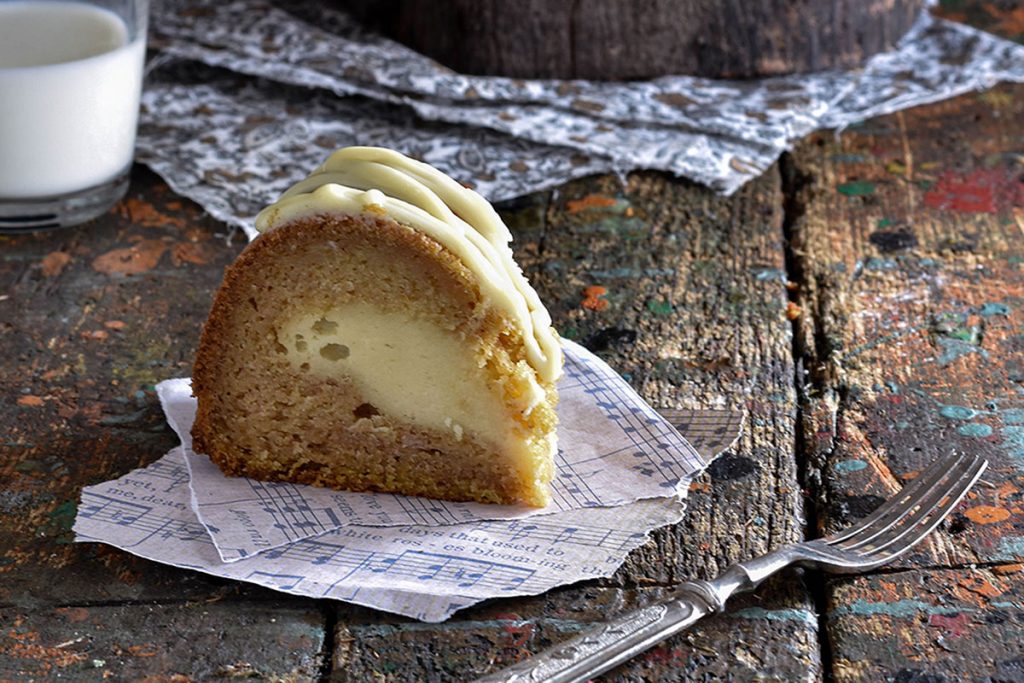 fetta di torta alla zucca con crema di mascarpone