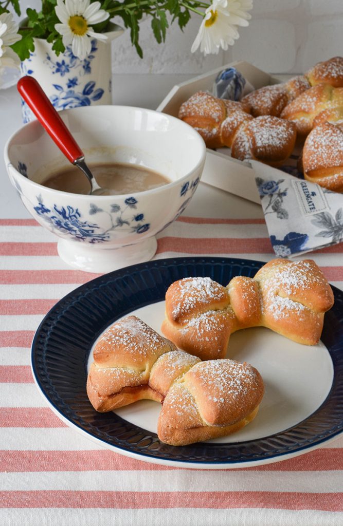 Fiocchi di brioche alla cannella