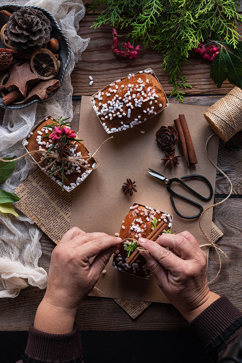 mini plumcake natalizi con cocco, anice stellato, cannella e cardamomo,