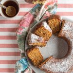 Muffin all’olio con farina di solina, glassati al cioccolato