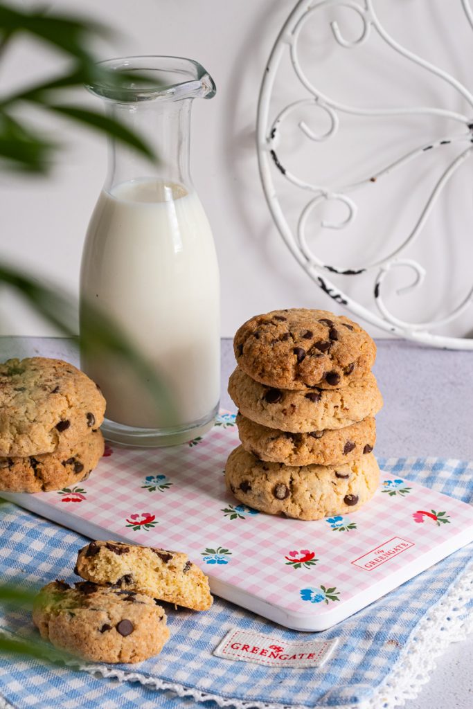 Biscotti al cocco con gocce di cioccolato