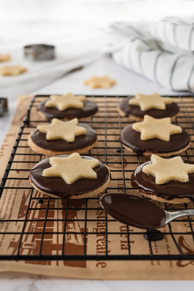 biscotti  con stelline di marzapane