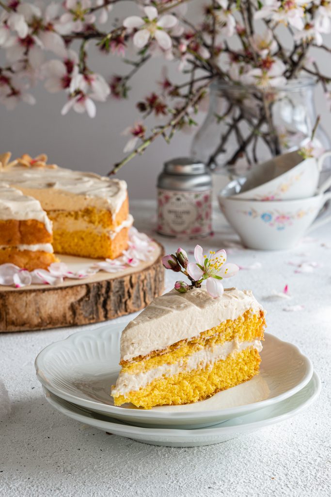 Cake with almond cream