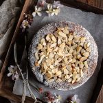 Ciambellone alle nocciole e cioccolato
