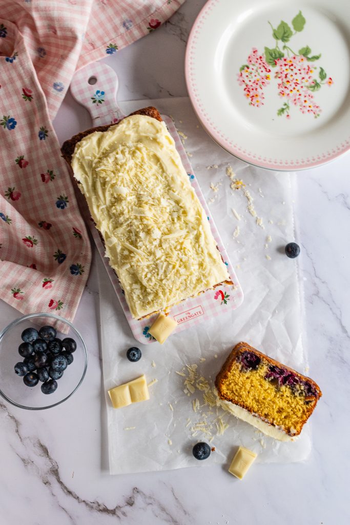 Plumcake al cocco e mirtilli