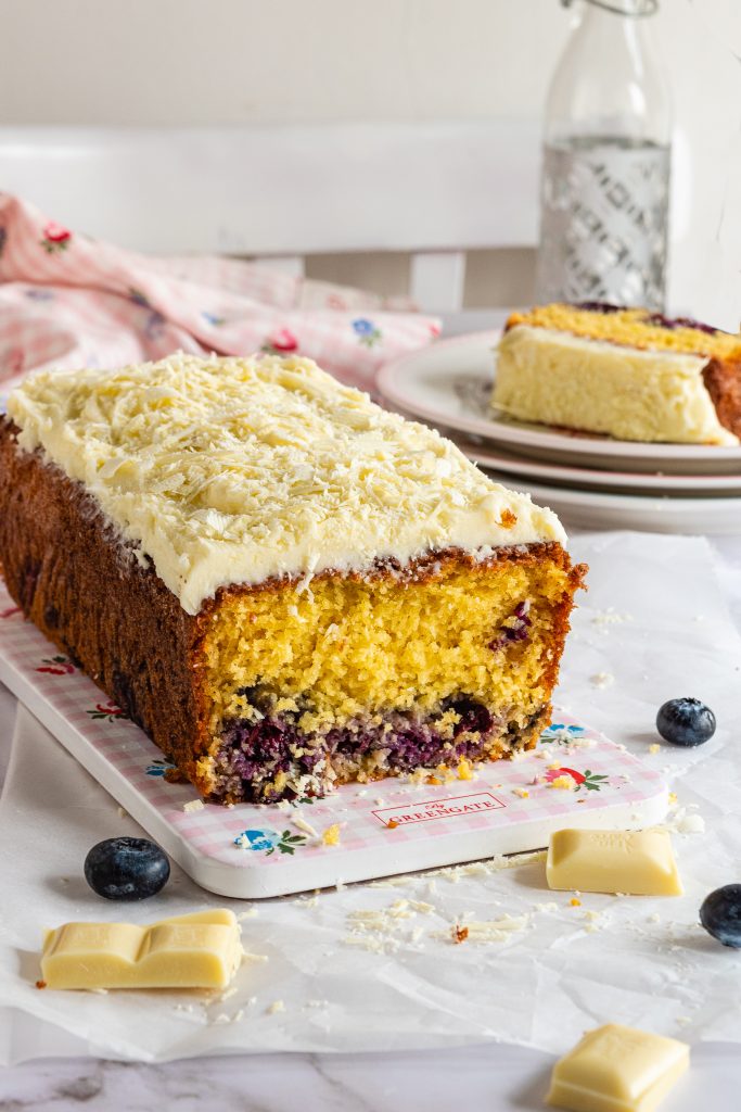 Plumcake al cocco e mirtilli