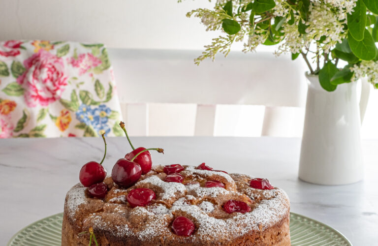 torta soffice alle ciliegie