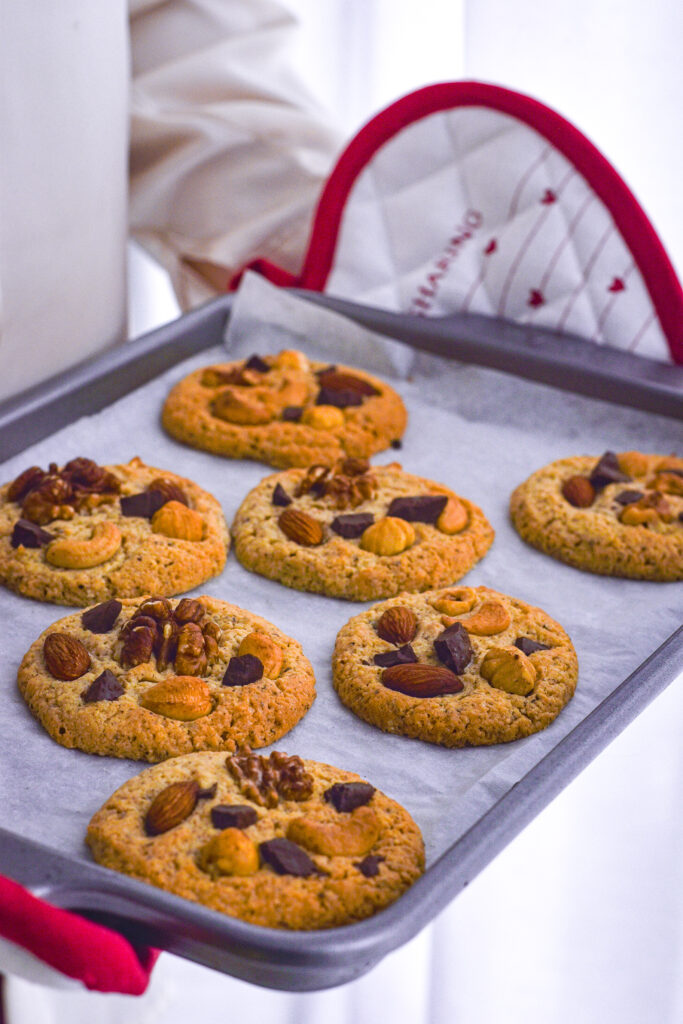 Cookies con frutta secca e cioccolato fondente